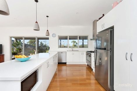 Property photo of 6 Seascape Close Narrawallee NSW 2539