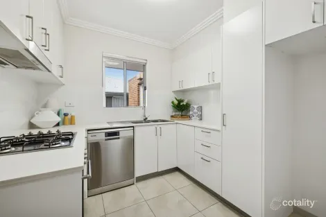Property photo of 24/12-16 Shackel Avenue Brookvale NSW 2100