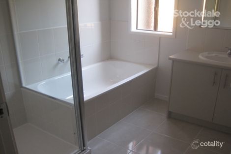 Property photo of 2/27 Oak Avenue Longwarry VIC 3816