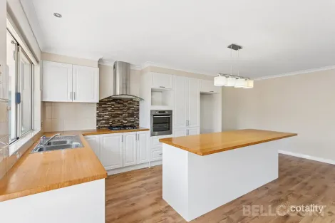 27 Bradshaw St, Eden Hill, WA 6054