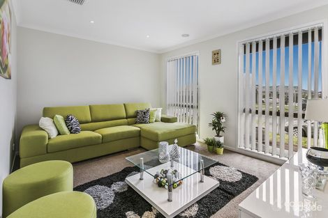 Property photo of 12 Newington Drive Cranbourne East VIC 3977