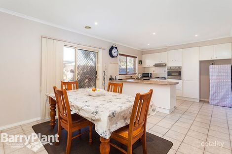 Property photo of 17 Chiarella Place Altona Meadows VIC 3028