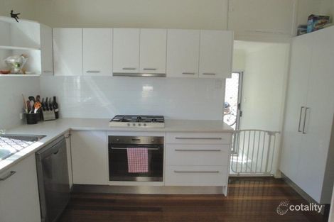 Property photo of 25 Sydney Street Labrador QLD 4215