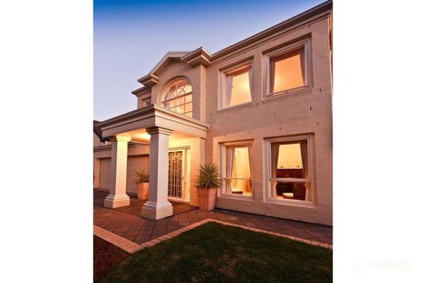 16 Bluebell Ct, Craigburn Farm, SA 5051