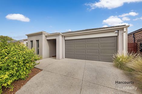 Property photo of 30 Niland Crescent Point Cook VIC 3030