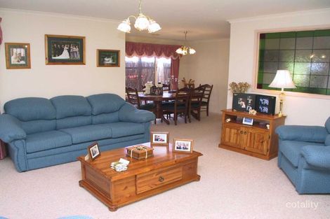 Property photo of 2 Tetoora Close Rowville VIC 3178