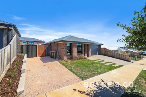 Property photo of 30 Cinnamon Street Drouin VIC 3818