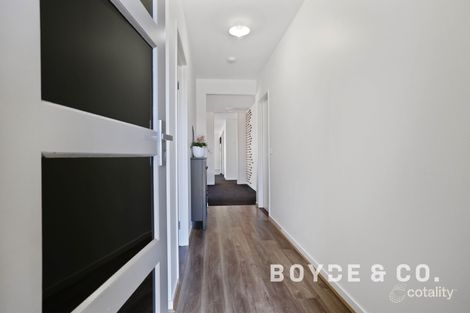 Property photo of 30 Cinnamon Street Drouin VIC 3818