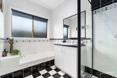 Property photo of 38 Grange Boulevard Bundoora VIC 3083