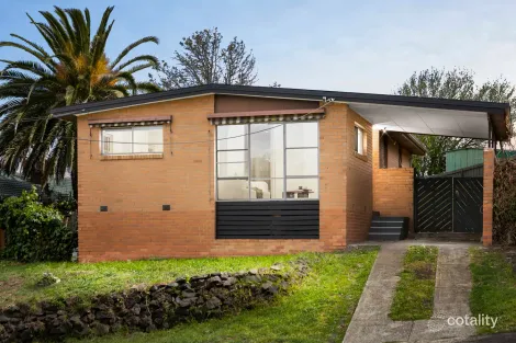 Property photo of 32 Lorraine Crescent Jacana VIC 3047