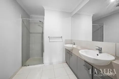 Property photo of 10 Daydream Place Wollert VIC 3750