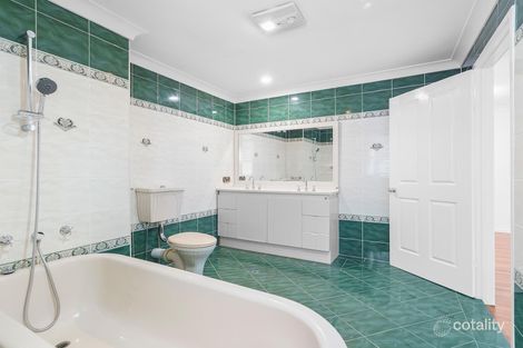 Property photo of 30 Conifer Crescent Broadbeach Waters QLD 4218