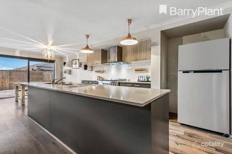 Property photo of 81 Bandicoot Loop Tarneit VIC 3029