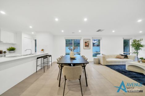 Property photo of 19 Higgins Way Truganina VIC 3029