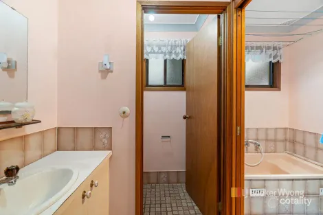 Property photo of 112 Casey Drive Watanobbi NSW 2259