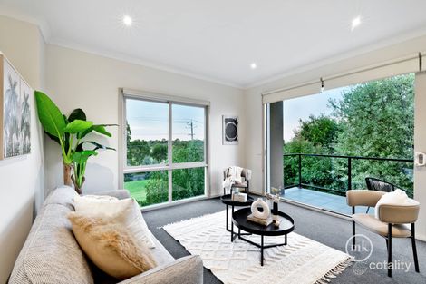Property photo of 5 Emerald Court Greensborough VIC 3088