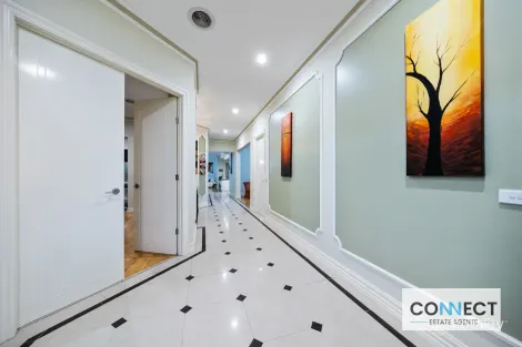 Property photo of 33 Champagne Grove Narre Warren South VIC 3805