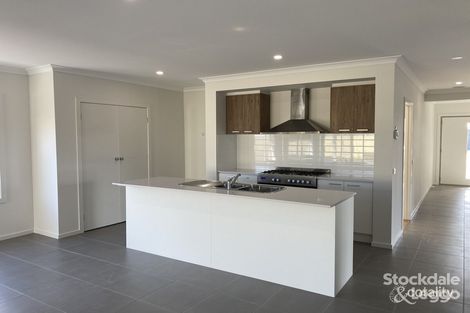 Property photo of 13 Feather Drive Mooroopna VIC 3629