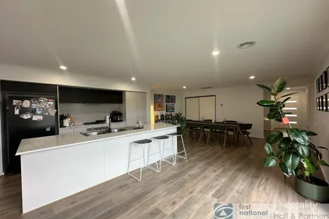 7 Redmill Tce, Cranbourne East, VIC 3977