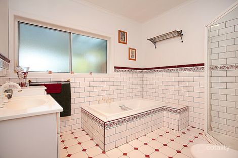 Property photo of 17 Essex Street Sunshine North VIC 3020