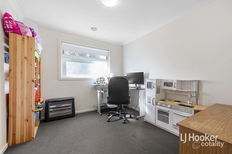 Property photo of 3/2 Westbury Parkway Roxburgh Park VIC 3064