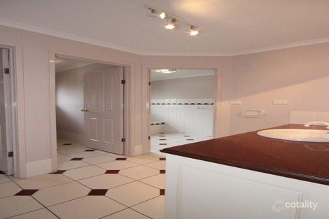 Property photo of 11 Binowee Place Karabar NSW 2620