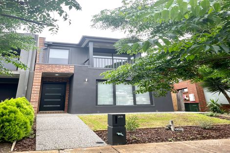 28 Bushlark Cres, Williams Landing, VIC 3027