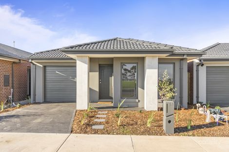 Property photo of 24 Crestfield Way Wyndham Vale VIC 3024