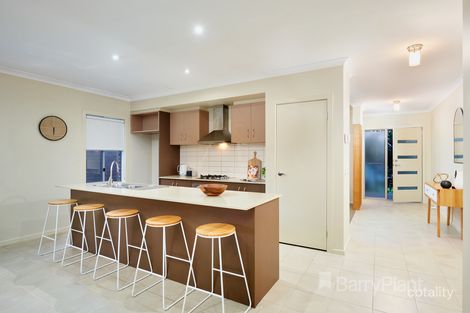 Property photo of 92 Clarendon Drive Keysborough VIC 3173