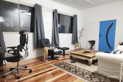 11 Sixth Ave, Palm Beach, QLD 4221