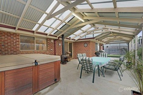 Property photo of 25 Ferndown Drive Cranbourne VIC 3977