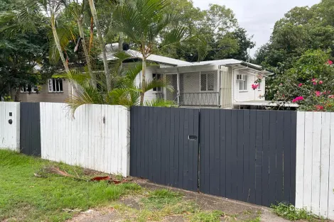 35 Logan Ave, Oxley, QLD 4075