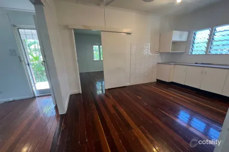 Property photo of 35 Logan Avenue Oxley QLD 4075