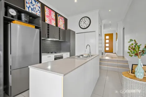 Property photo of 6A Grandis Close Wakerley QLD 4154
