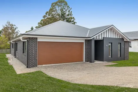 Property photo of 28 Henley Drive Highfields QLD 4352