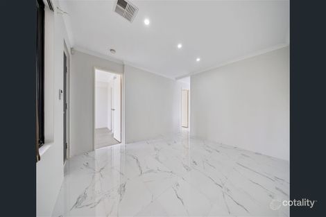 Property photo of 18 Montane Turn Banksia Grove WA 6031