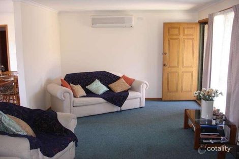 Property photo of 1/91-93 Duncans Road Werribee VIC 3030