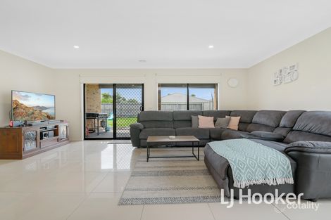 Property photo of 122 William Thwaites Boulevard Cranbourne North VIC 3977