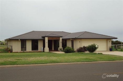 49 Palmer Dr, Highfields, QLD 4352