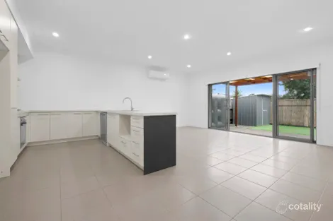 10/2 Sanoma Dr, Skye, VIC 3977