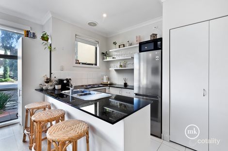 Property photo of 1/30 Diamond Boulevard Greensborough VIC 3088