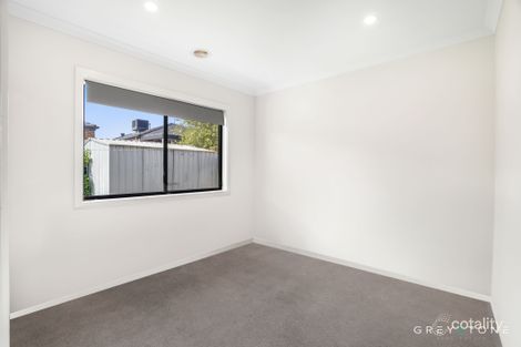 Property photo of 12 Dalveen Drive Fraser Rise VIC 3336