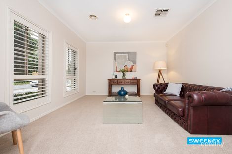 Property photo of 10 Franklin Place Caroline Springs VIC 3023