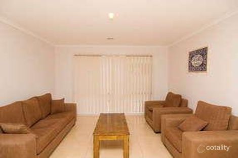 Property photo of 1 Flowerdale Crescent Roxburgh Park VIC 3064