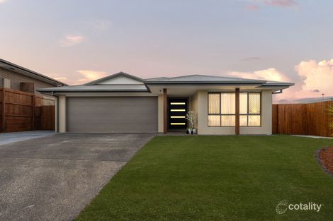 8 WYNESS ST, DEEBING HEIGHTS, QLD 4306