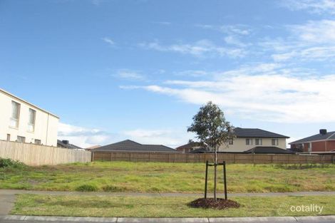 Property photo of 120 Lake View Boulevard Keysborough VIC 3173