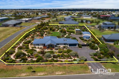 14 Eden Cres, Hopetoun Park, VIC 3340