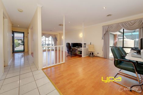 Property photo of 2 Moody Court Roxburgh Park VIC 3064