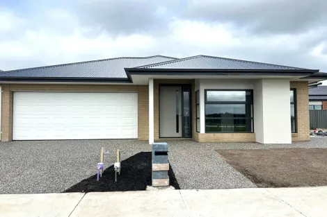 4 Eildon Ave, Clyde, VIC 3978