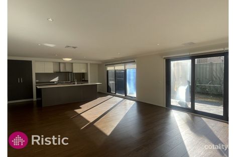 Property photo of 16 Weerona Parkway Wollert VIC 3750
